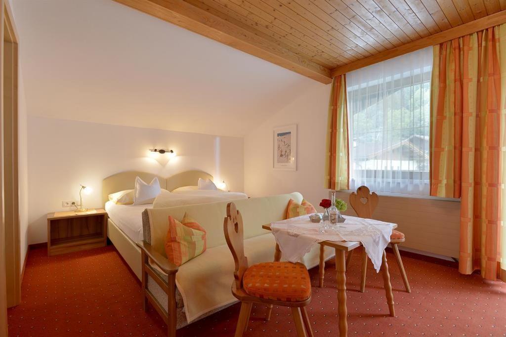 Landhaus Gredler Mayrhofen Exterior photo